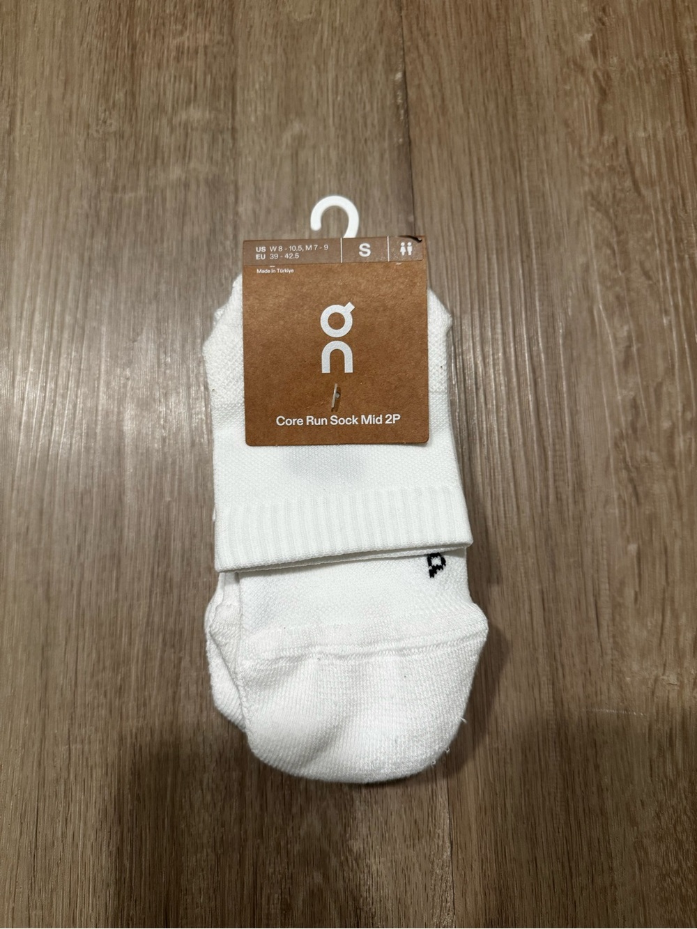 On Running White Core Run Mid Crew Socks - 2 Pack